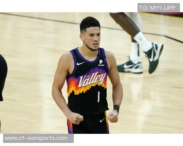 布克全能表现助力球队胜利12投仅4中却贡献18分5篮板5助攻正负值高达14