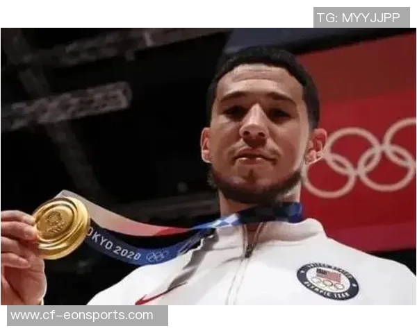 布克本赛季表现惊艳场均30分助力球队争冠梦想