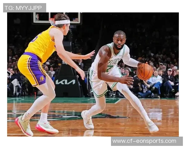 湖人首节失利半场落后绿军三分火力全开里夫斯状态低迷